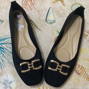 Forever size 8 black never been worn shoes